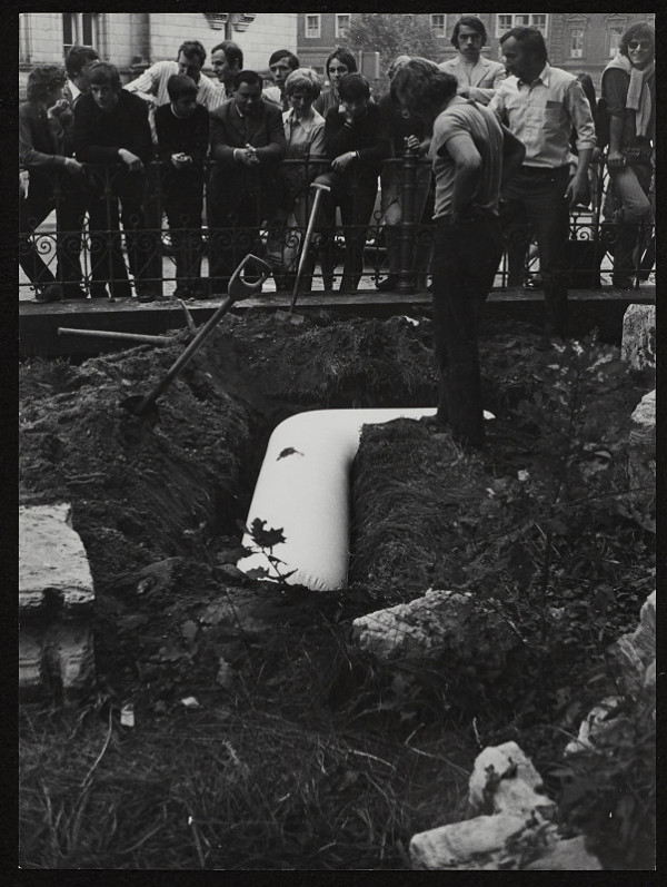 Hans-Werner Kalkmann – Vergrabung lines luftwinkels 