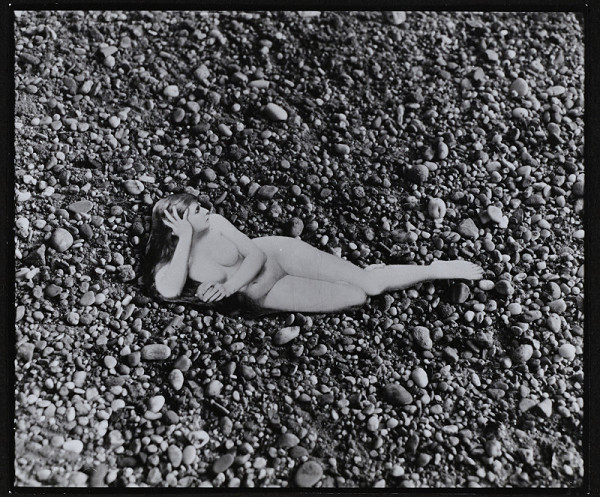 Jana Želibská – Ona-Nymfa-prenesená do ,,Terénu" okolia Bratislavy 