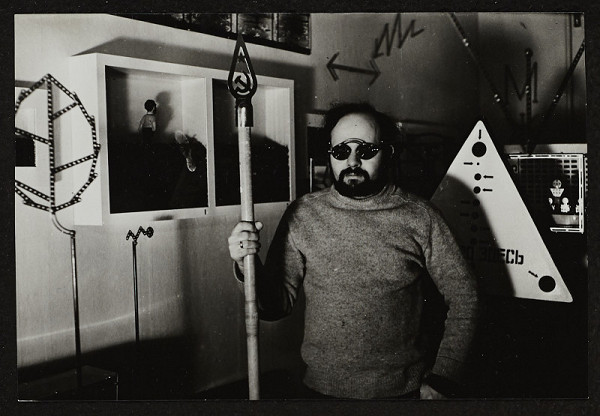 Rima Gerlovina – Valery Gerlovin with his work