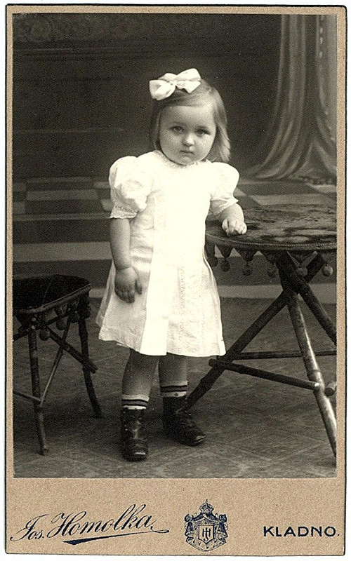 Atelier Josef Homolka – bez názvu (portrét dívky) 