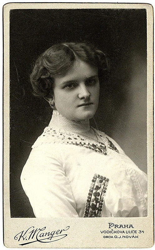 Atelier Corso, Manger K. – bez názvu (portrét ženy) 