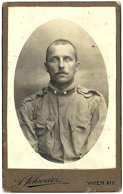 Atelier Adolf Schwarz – bez názvu (portrét vojína) 