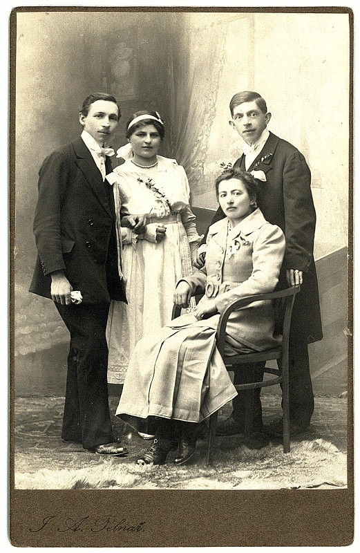 Atelier J. A. Pelnař – bez názvu (rodinný portrét) 