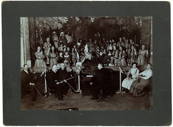 neznámý – bez názvu (portrét hudebně-dramatického spolku) 