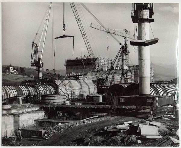 Martin Martinček – Liptovská Mara, cyklus čiernobielych fotografií, 60 ks