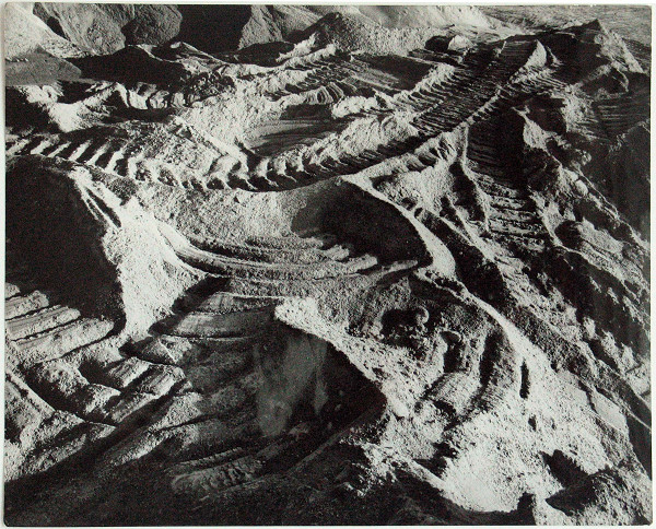 Martin Martinček – Liptovská Mara, cyklus čiernobielych fotografií, 60 ks