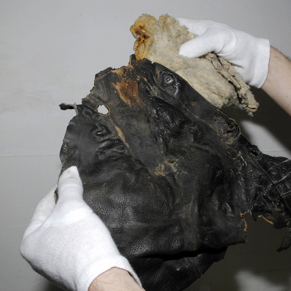 Martin Piaček – Dotýkanie sa hrdinu (M. R. Štefánik) 