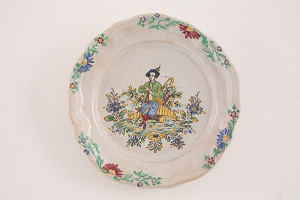 Ferdiš Kostka – Tanier s figurálnym motívom 