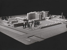 Vladimír Dedeček, Stanislav Talaš, Neznámy autor – Súťažný návrh na nemocnicu s poliklinikou v Bratislave – Petržalke. Model. 