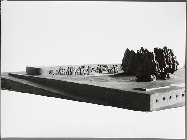 Ladislav Beisetzer, Ladislav Snopek, Neznámy autor – Súťaž na pomník SNP v Bratislave. Model pomníka (detail). 