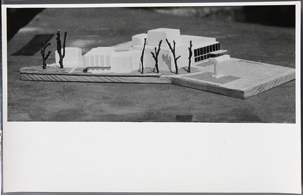 Ladislav Beisetzer, Neznámy autor – Súťaž na Divadlo Jonáša Záborského v Prešove. Model divadla (bočný pohľad). 