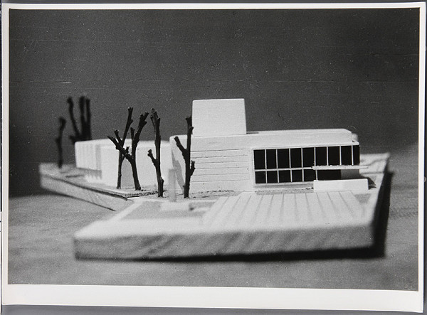 Ladislav Beisetzer, Neznámy autor – Súťaž na Divadlo Jonáša Záborského v Prešove. Model divadla (čelný pohľad). 