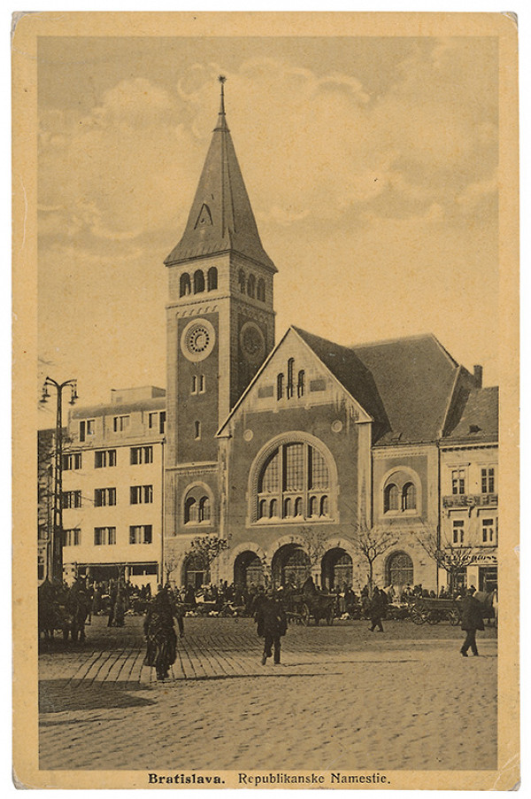Milan Michal Harminc – Dobové fotografie Bratislavy z prvej polovice 20. storočia. Kalvínsky kostol na námestí SNP. 