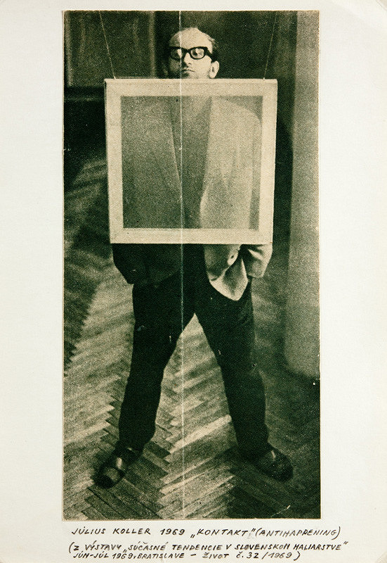 Július Koller – Kontakt (antihappening). (Z výstavy „Súčasné tendencie v slovenskom maliarstve“) 