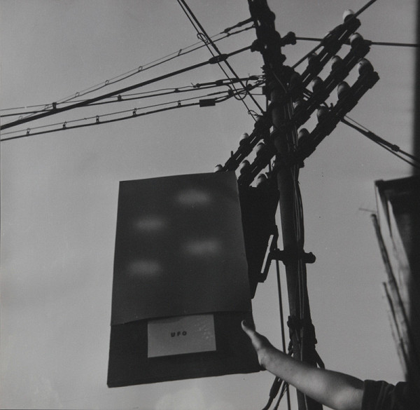 Július Koller – U.F.O. - objekt a kombiobraz II. 