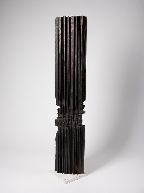 Jaroslav Kočiš – Vertikálne kanelovaný stĺp 