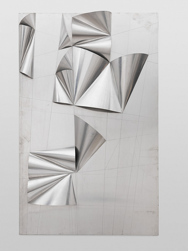 Mária Bartuszová – Reliéf