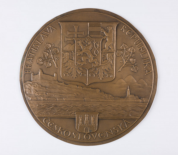 Otakar Španiel – Plaketa Komenského univerzity Bratislava od Petržalky so štátnym znakom 