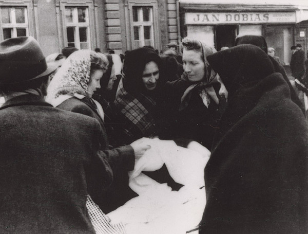 Irena Blühová – Na trhu 3. 