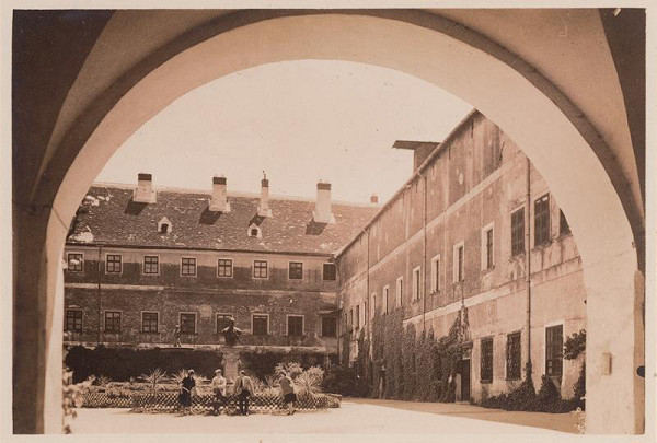 Miloš Jurkovič – Červený Kameň 