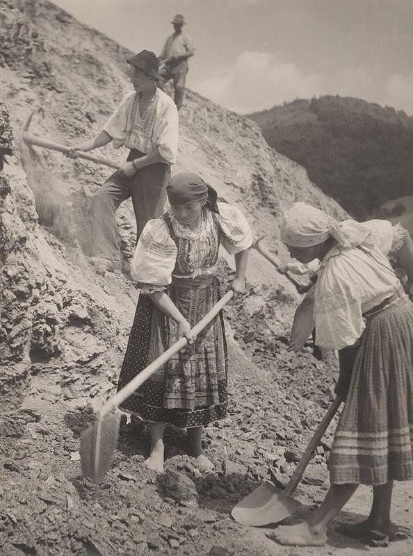 Miloš Dohnány – Building of Červená Skala - Margecany Railway 