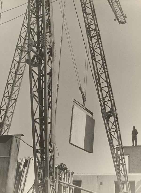 Ivan Kozáček – Prvá panelová stavba. Bratislava 