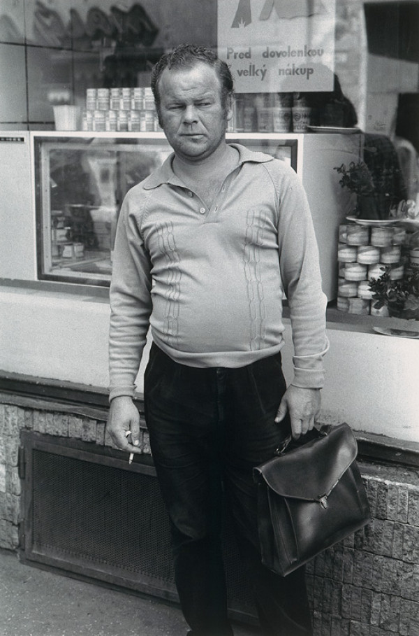 Juraj Bartoš – Obchodná ulica. Čakajúci 