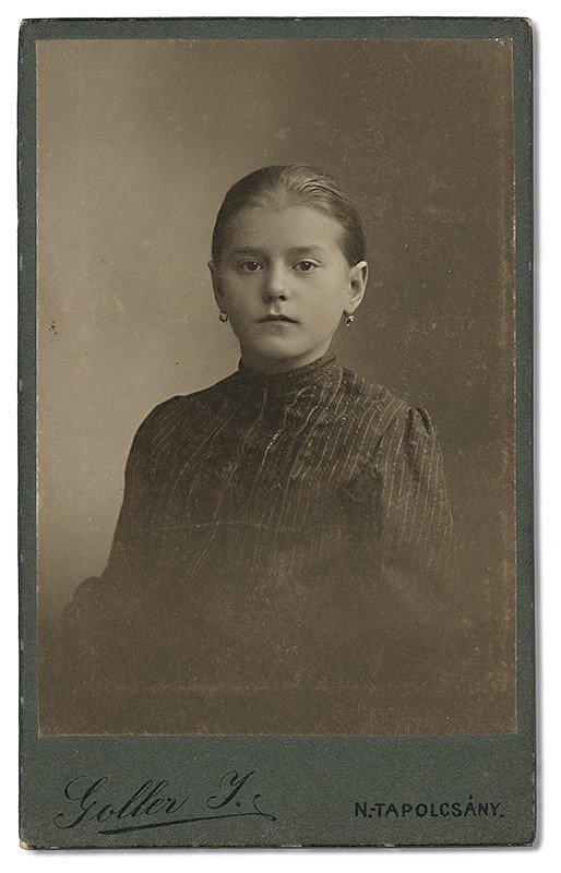 Ján Goller – Portrét dievčaťa v prúžkovaných šatách 