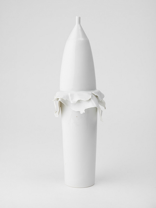 Eugénia Lugsová – Váza s drapériou 