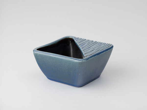 Julie Horová – Popolník štvorcový 