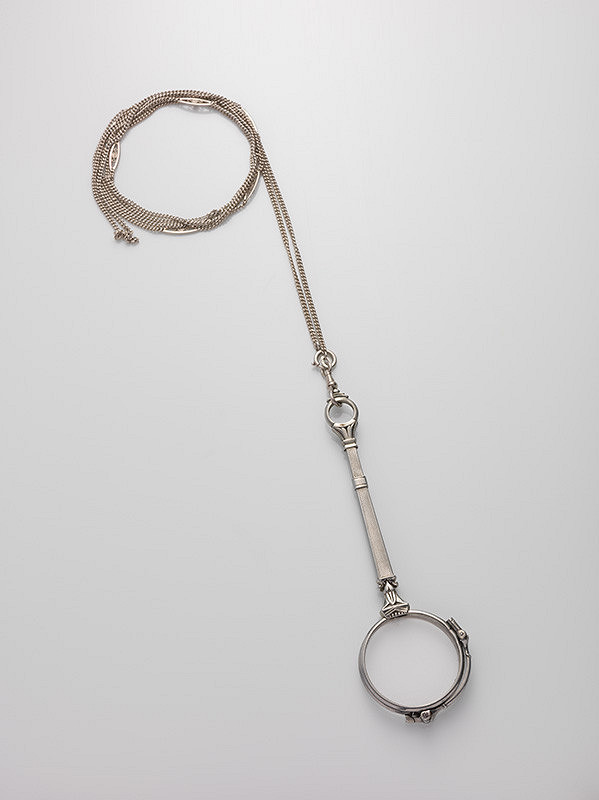 Stredoeurópsky autor z 19. storočia – Lorňon s retiazkou 