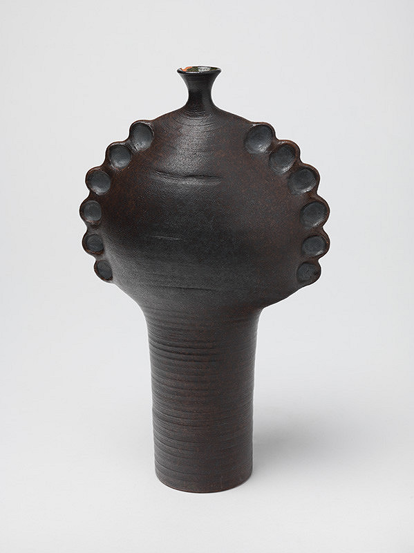 Pavol Uhrík – Váza čierno-hnedá 