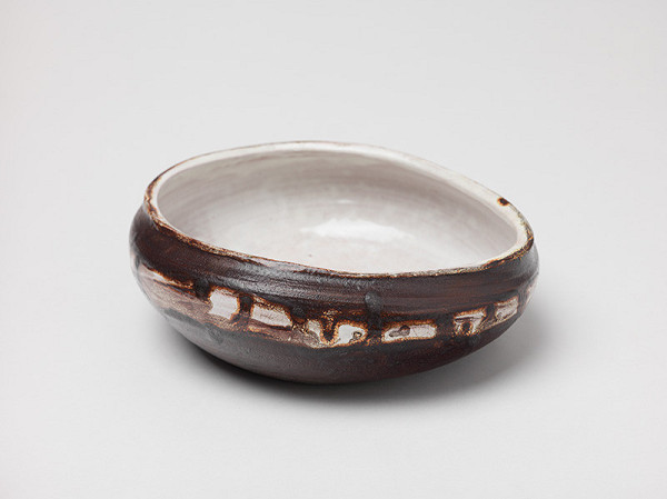 Eva Trachtová – Miska bielohnedá 