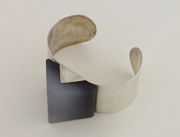 Ľubomír Arzt – Náramok 