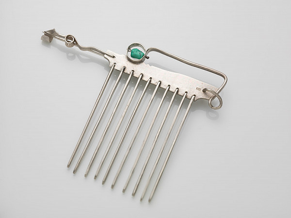 Erna Masarovičová – Hrebeň pre Snehulienku (brošňa) 