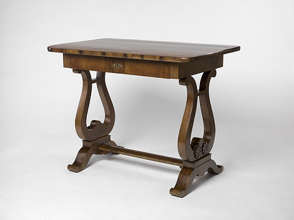 Neznámy autor – Stôl pohovkový 