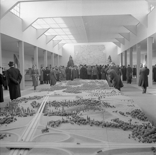 Neznámy autor – Výstava Hradské Adolfa Hitlera 