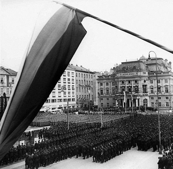 Ladislav Roller, Jozef Teslík – Oslavy štátneho sviatku v Bratislave 