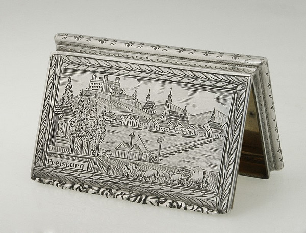 Neznámy autor – Tabatierka s vedutou Prešporka s pontónovým mostom 