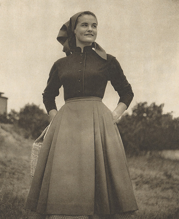 Otakar Rybák – Odev pre roľnícku ženu, textilná tvorba, Bratislava 