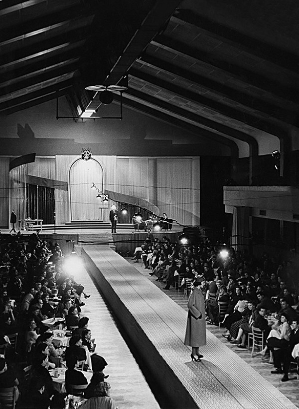 Neznámy autor – Módna prehliadka, PKO Bratislava 