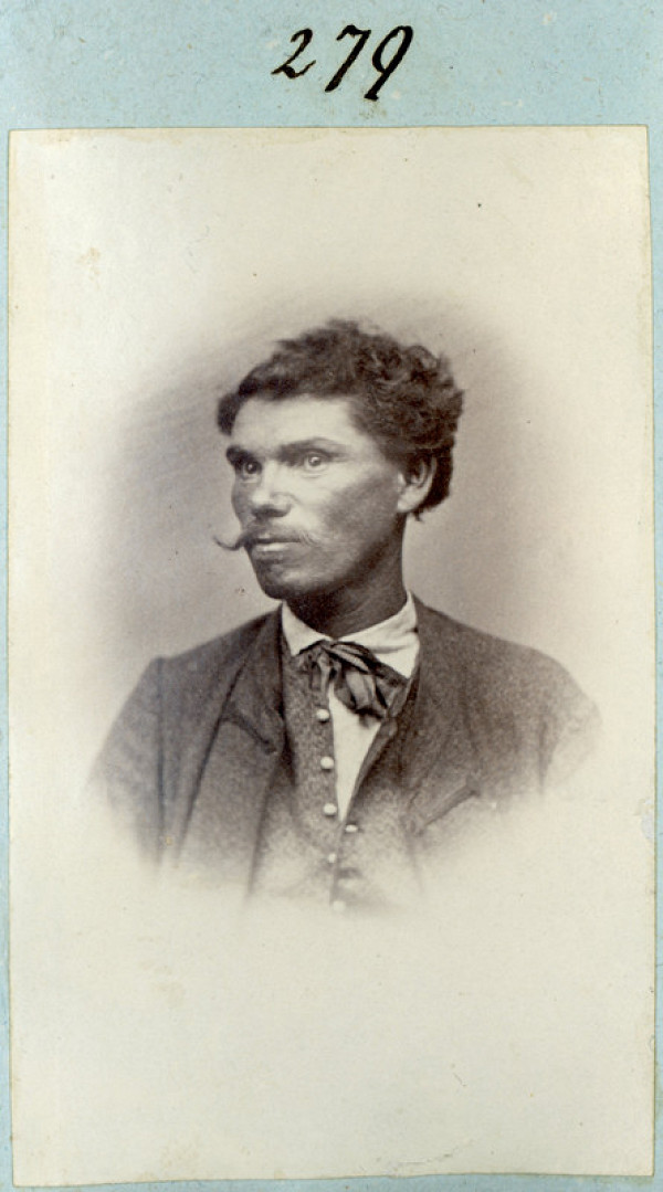 Imrich Emanuel Roth – Portréty Rómov v ateliéri 