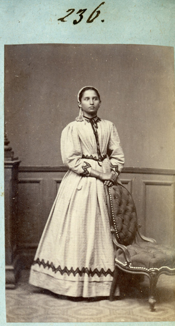 Imrich Emanuel Roth – Portréty Rómov v ateliéri 