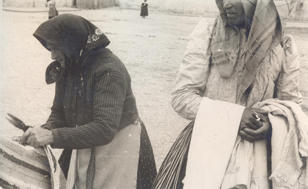 Josef Polák – Predavačky domácich kobercov, Košice 